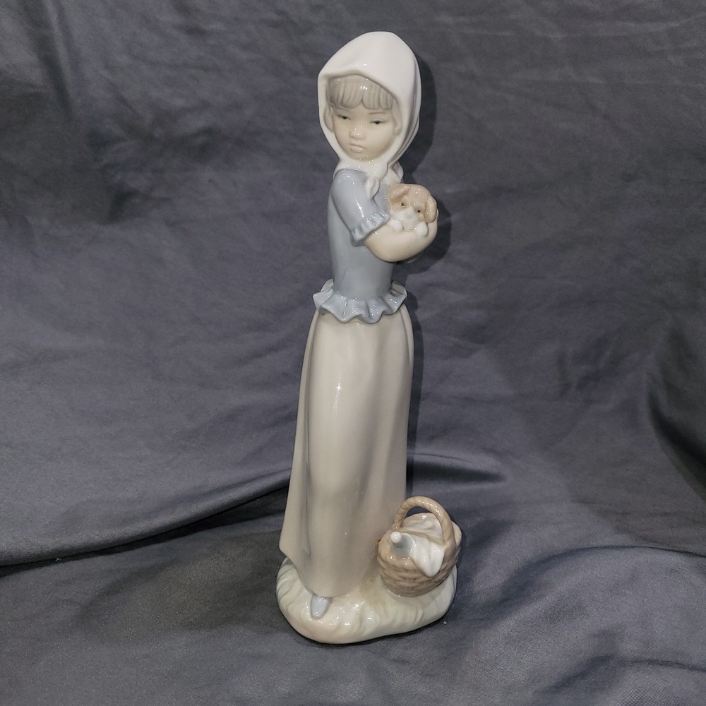 Vtg Lladro' NAO Glossy Figurine Girl Holding Puppy & Picnic Basket 8 1/2 Inches